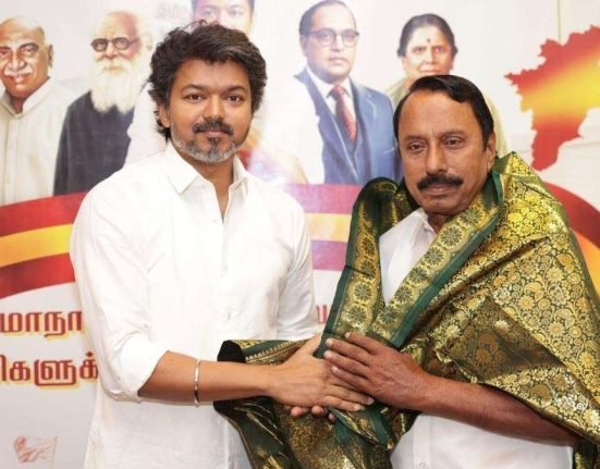 senkottaiyan joined tvk