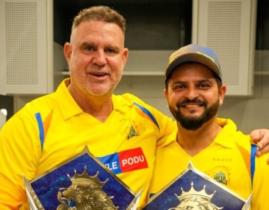 Matthew Hayden and Suresh Raina