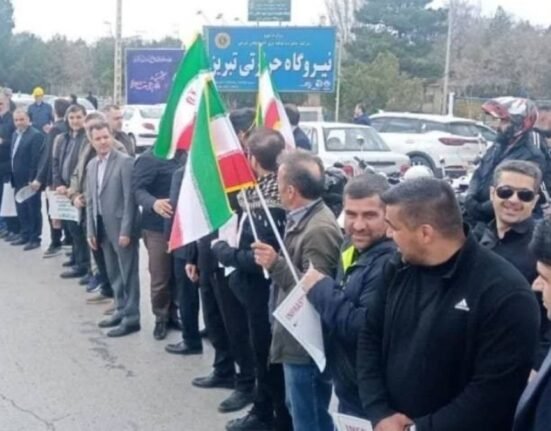 People of Iran Form Human Chains to Shield Bridges and Power Plants