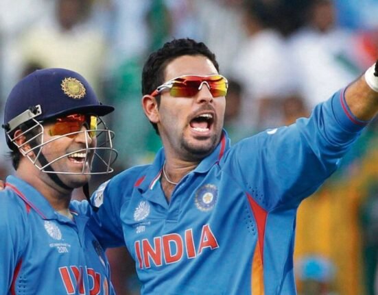 Yuvraj Singh - MS Dhoni